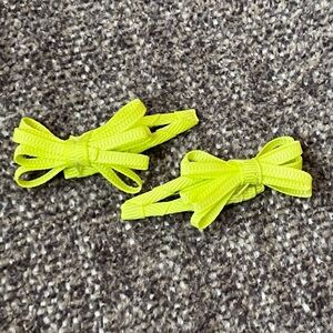 🎈5/$5 Fluorescent Yellow Bow Clips